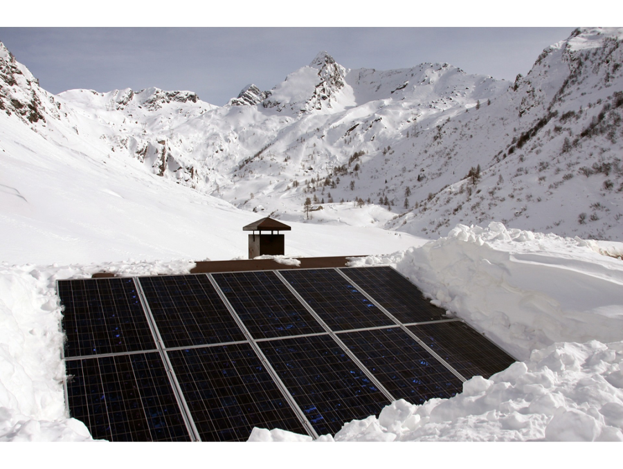 Do Solar Panels Melt Snow? Myths, Downsides, and FAQs
